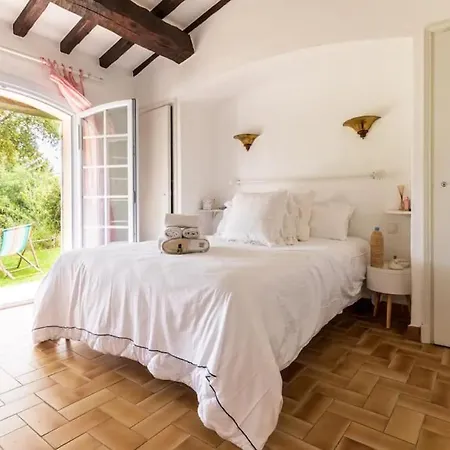St-tropez/ramatuelle : 5br Avec Piscine Apartment *